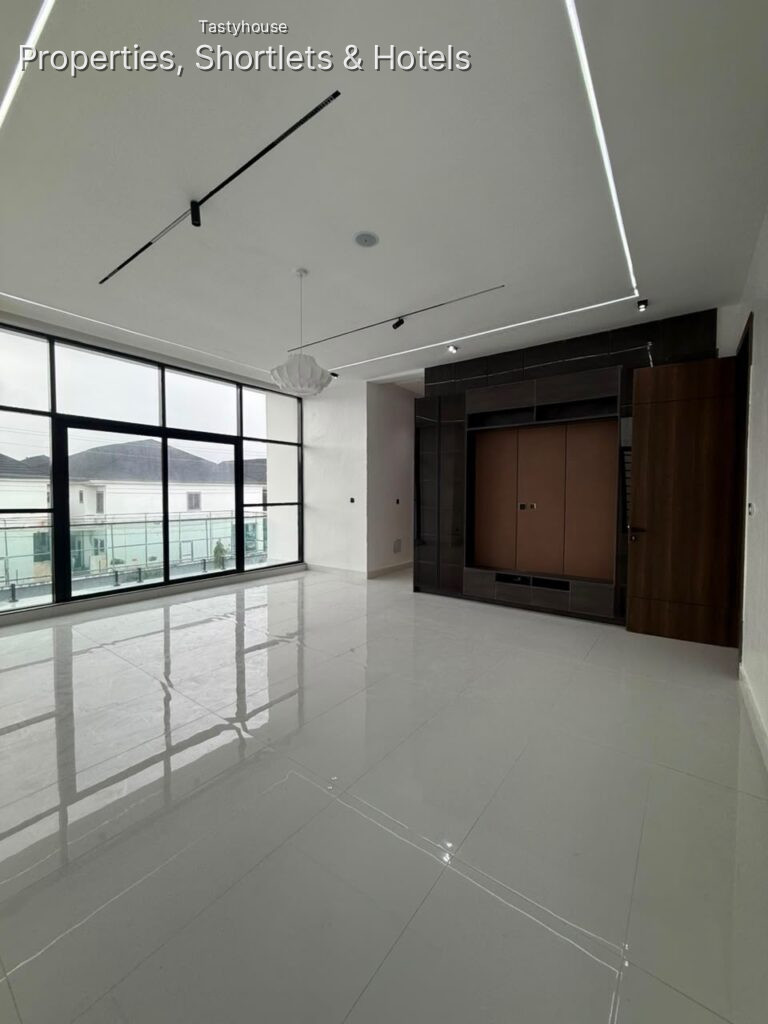 Newly Built 4 Bedroom FullyDetached Duplex