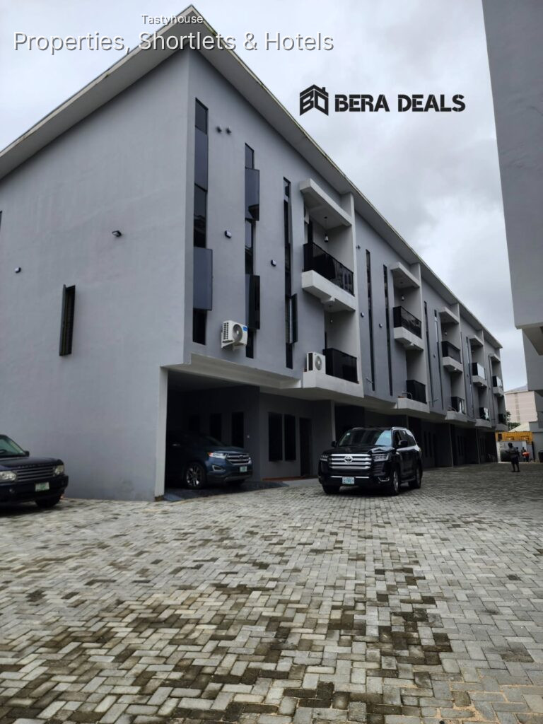 (4) Bedroom town houses