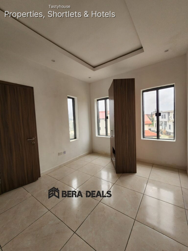 (4) Bedroom town houses