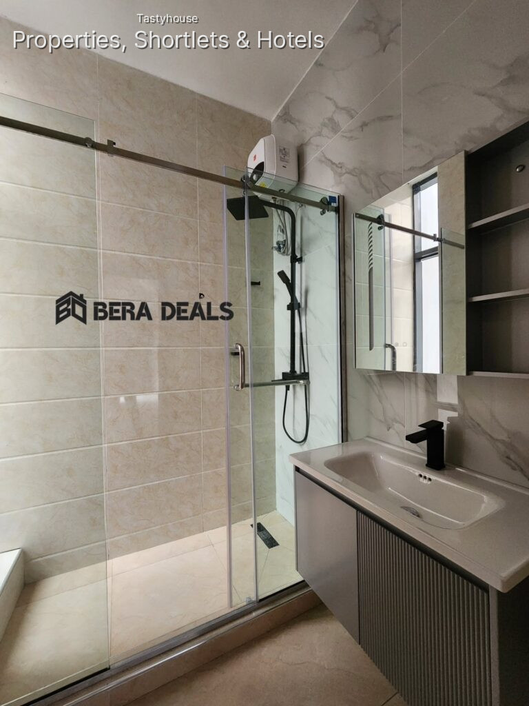 (4) Bedroom town houses
