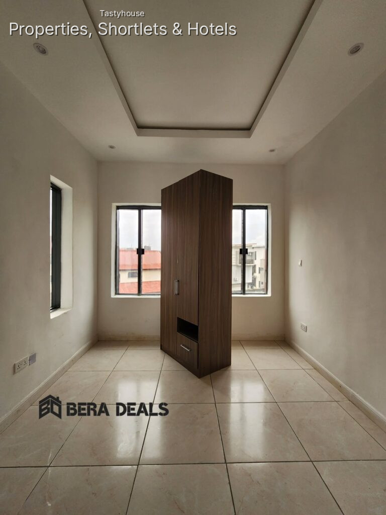 (4) Bedroom town houses