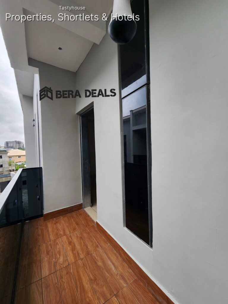 (4) Bedroom town houses