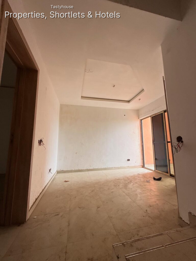 4 BEDROOM TERRACE DUPLEX + BQ