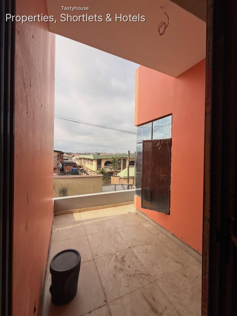 4 BEDROOM TERRACE DUPLEX + BQ