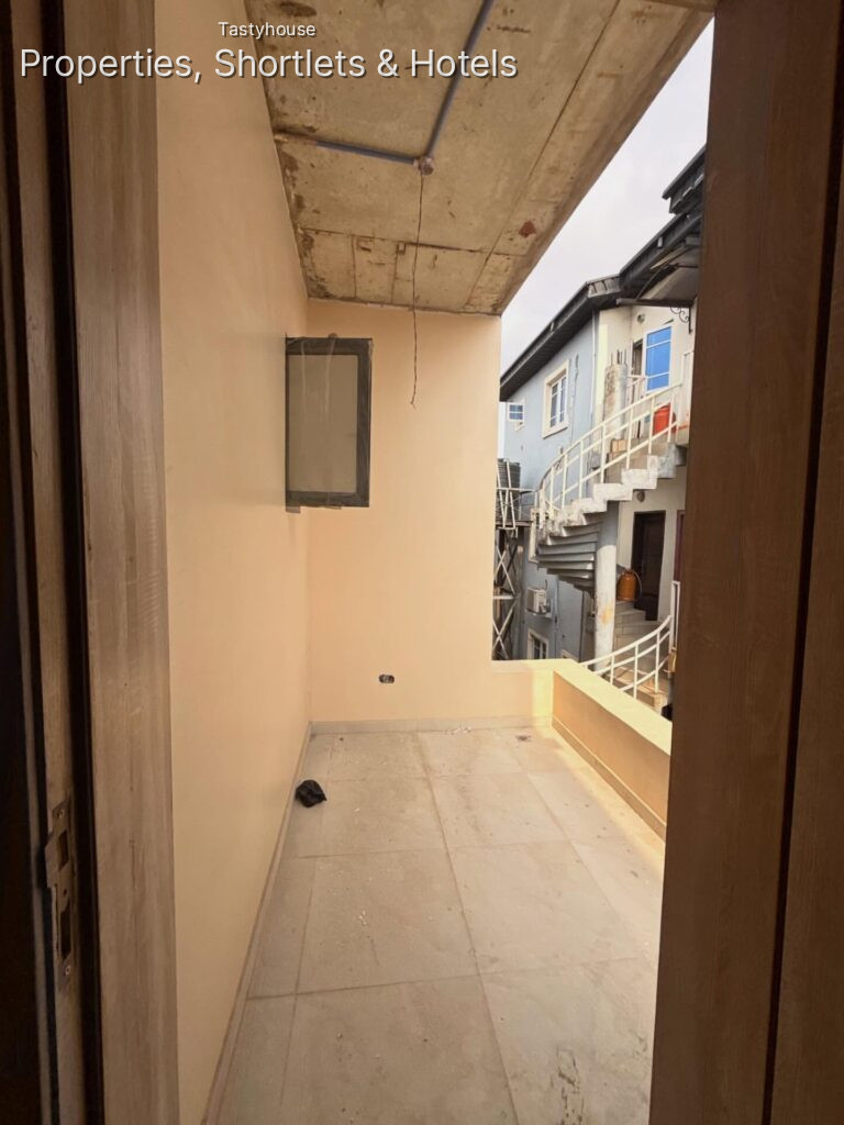 4 BEDROOM TERRACE DUPLEX + BQ