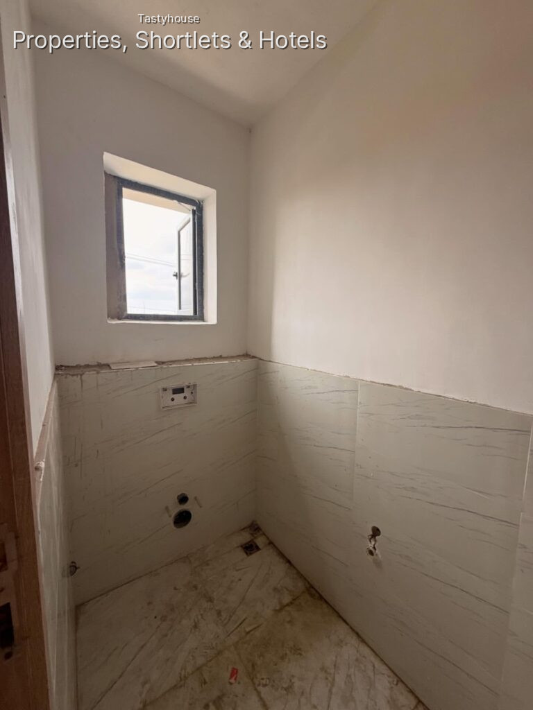 4 BEDROOM TERRACE DUPLEX + BQ