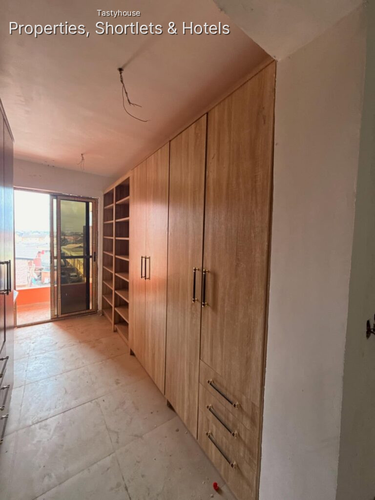 4 BEDROOM TERRACE DUPLEX + BQ