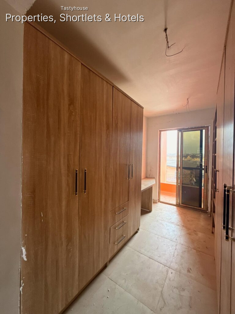 4 BEDROOM TERRACE DUPLEX + BQ