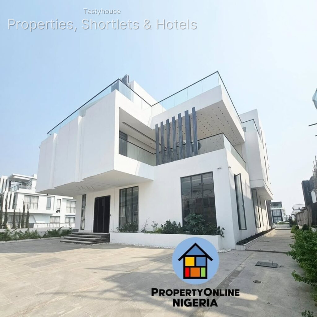 5 Bed | Detached