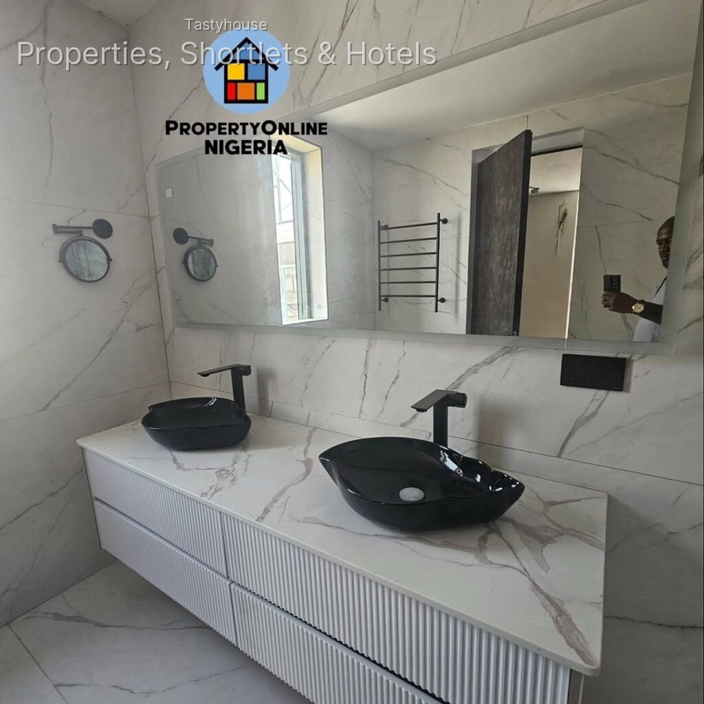 5 Bed | Detached