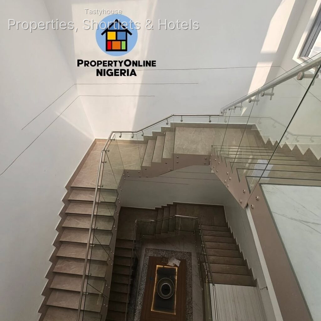 5 Bed | Detached