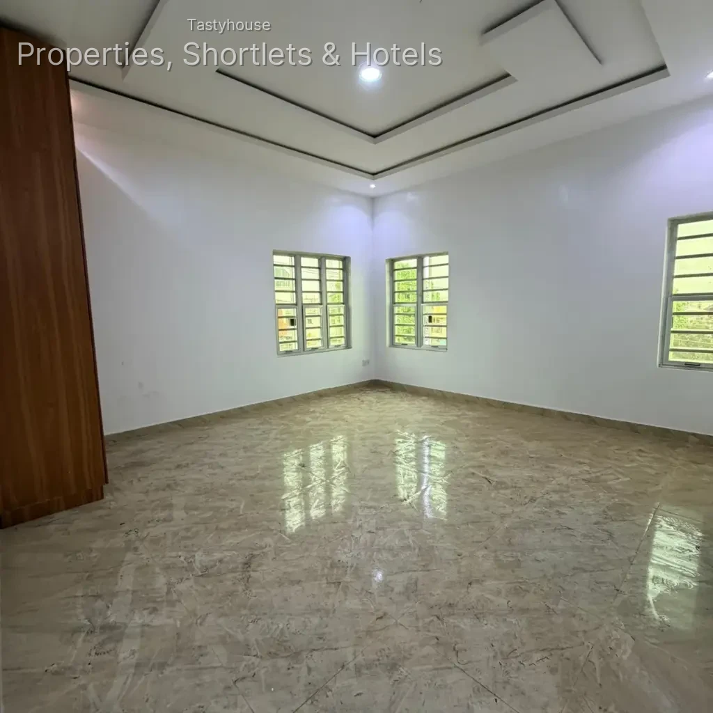 NEWLY BUILT 3 BEDROOM APARTMENT