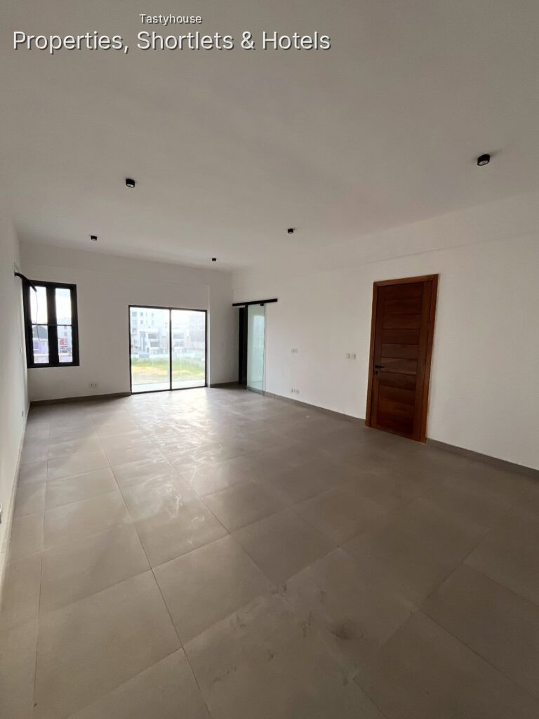 Luxury 2 &3 Bedroom Apartments