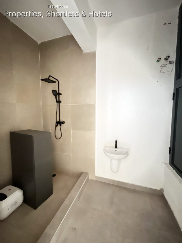 Luxury 2 &3 Bedroom Apartments