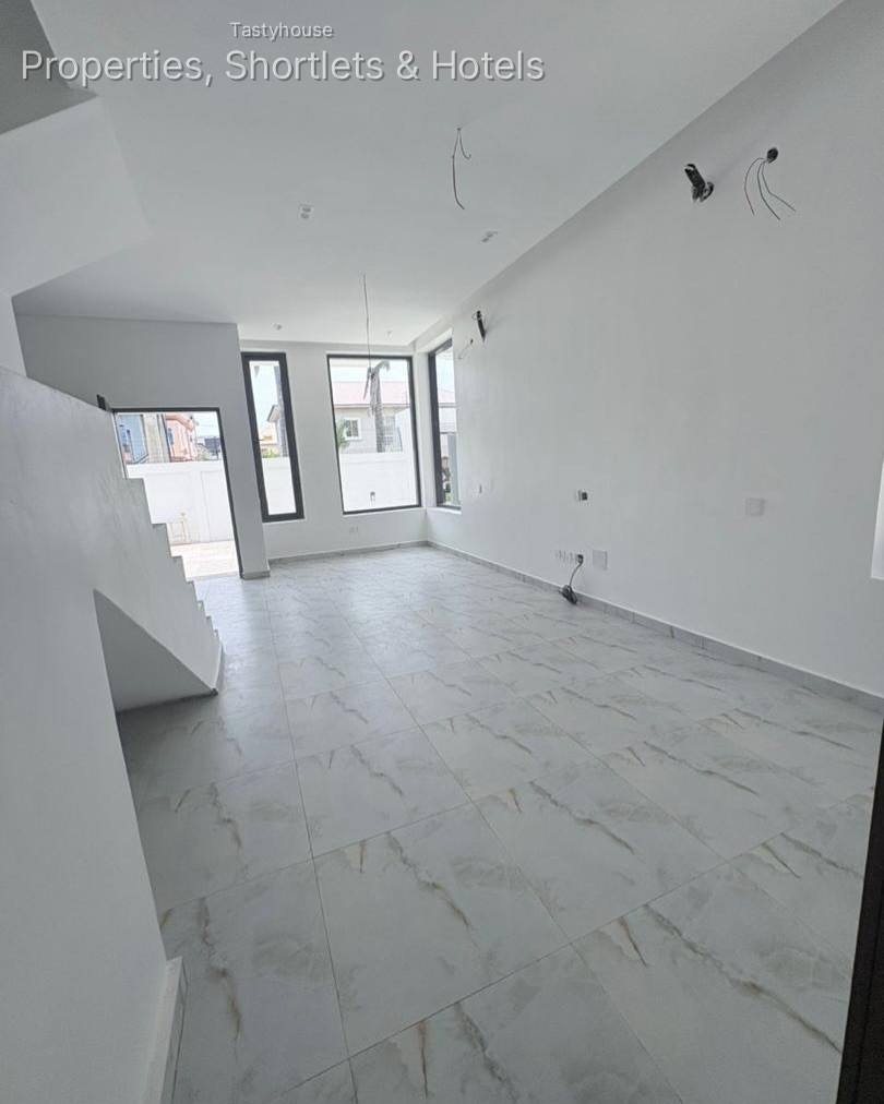 4-bedroom semi-detached housewith a BỌ