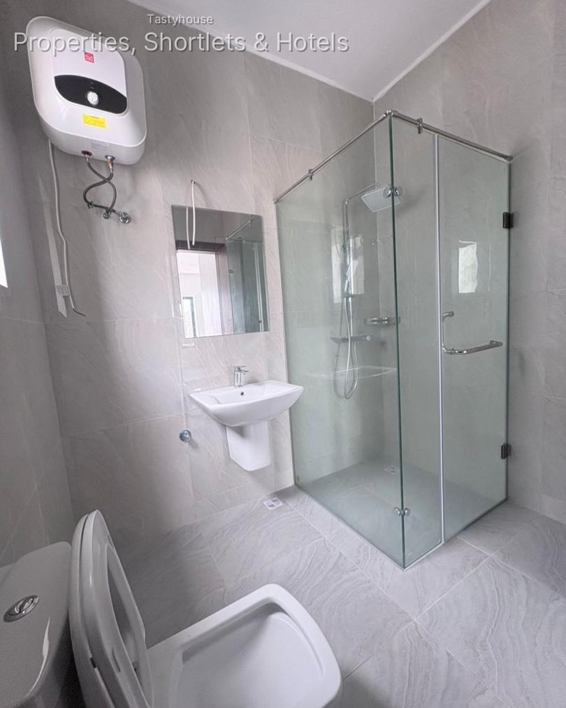 4-bedroom semi-detached housewith a BỌ