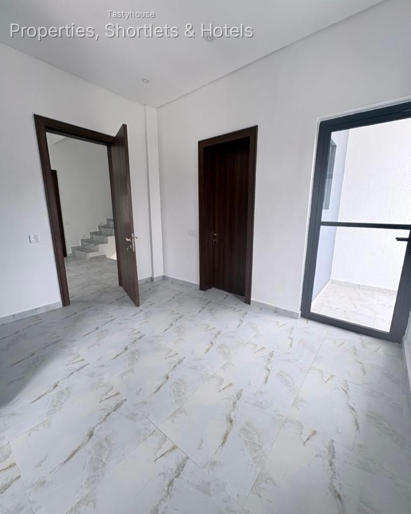 4-bedroom semi-detached housewith a BỌ