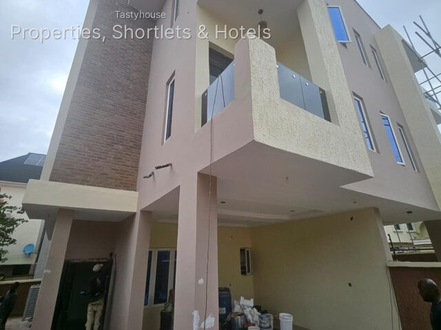 4-Bedroom Semi-Detached Luxury