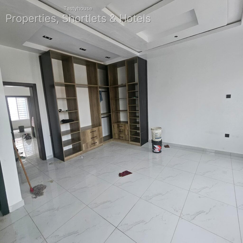 4-Bedroom Semi-Detached Luxury