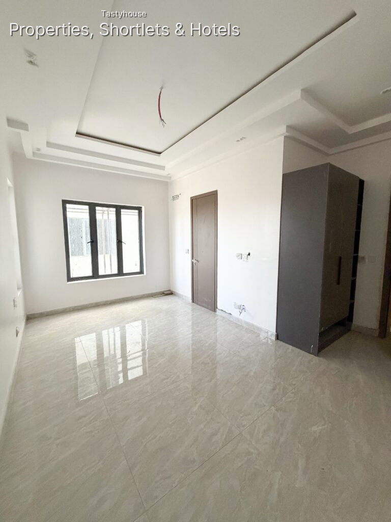 3 Bedroom Apartment with bq