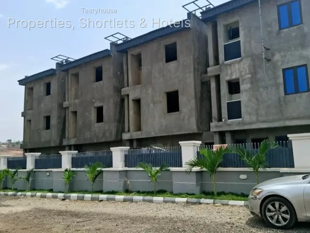 4 BEDROOM TERRACE