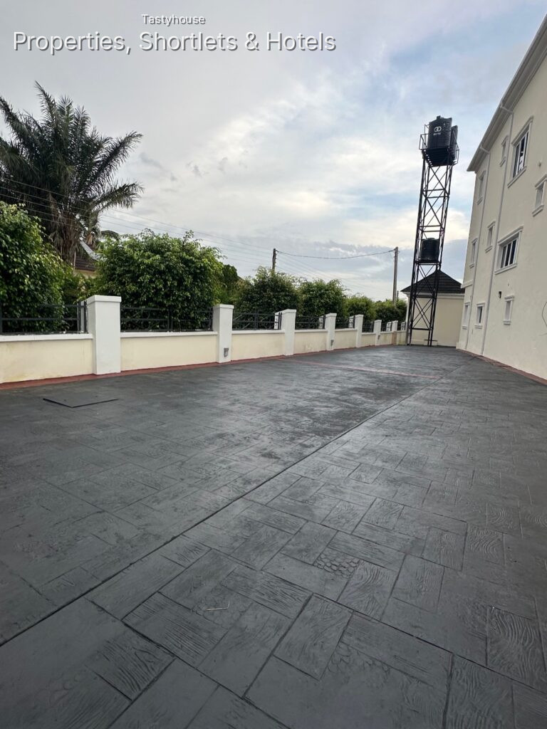 10 Units of Apartments /Flat