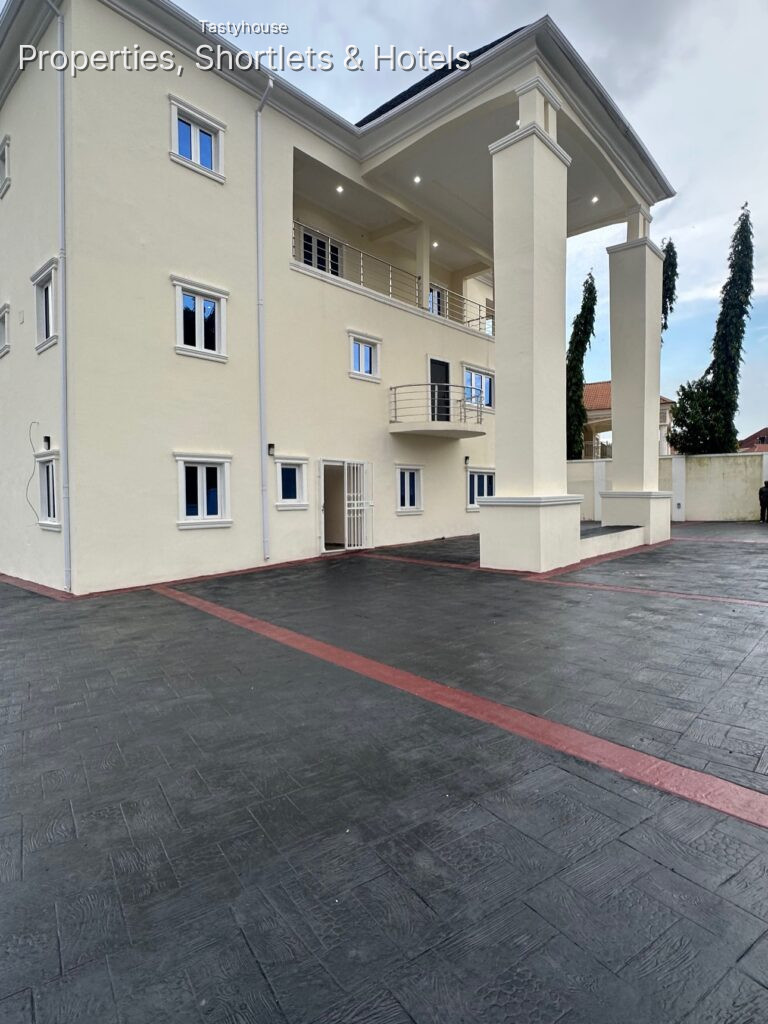 10 Units of Apartments /Flat