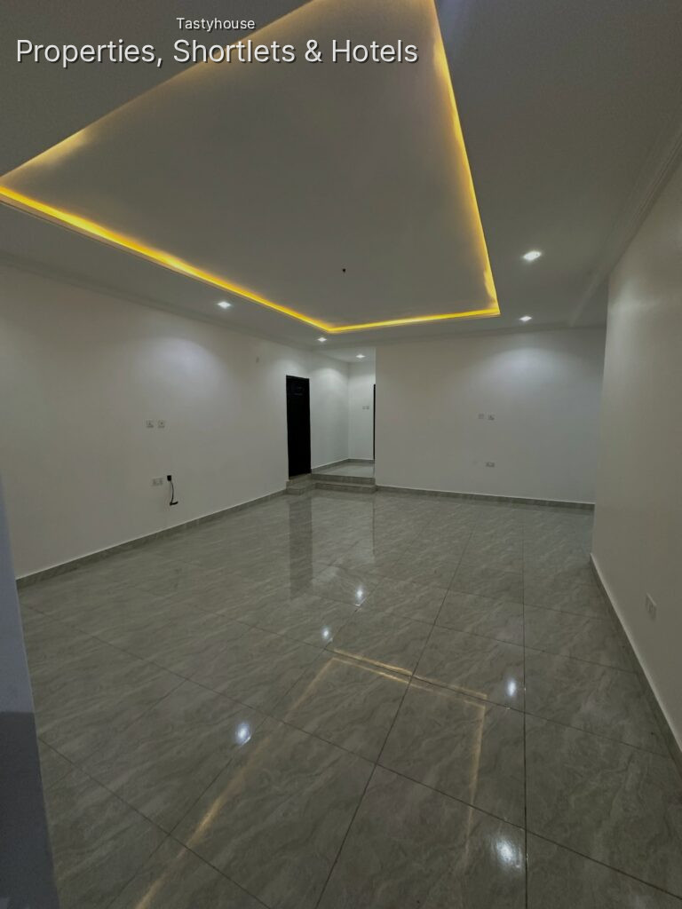 10 Units of Apartments /Flat