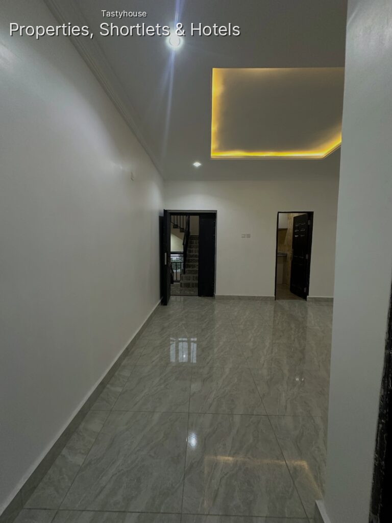 10 Units of Apartments /Flat