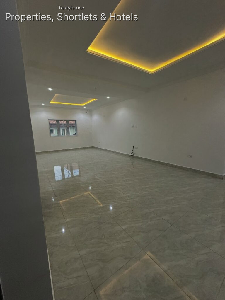 10 Units of Apartments /Flat