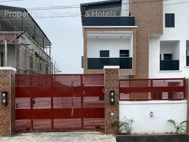 5 Bedroom Semi Detached Duplex 1 Room Bq