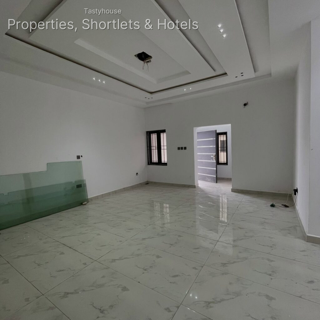5 Bedroom Semi Detached Duplex 1 Room Bq