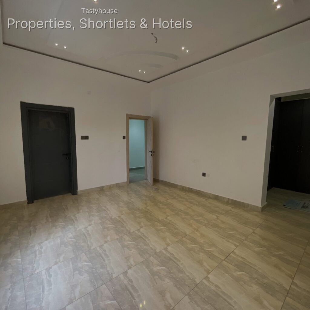 5 Bedroom Semi Detached Duplex 1 Room Bq