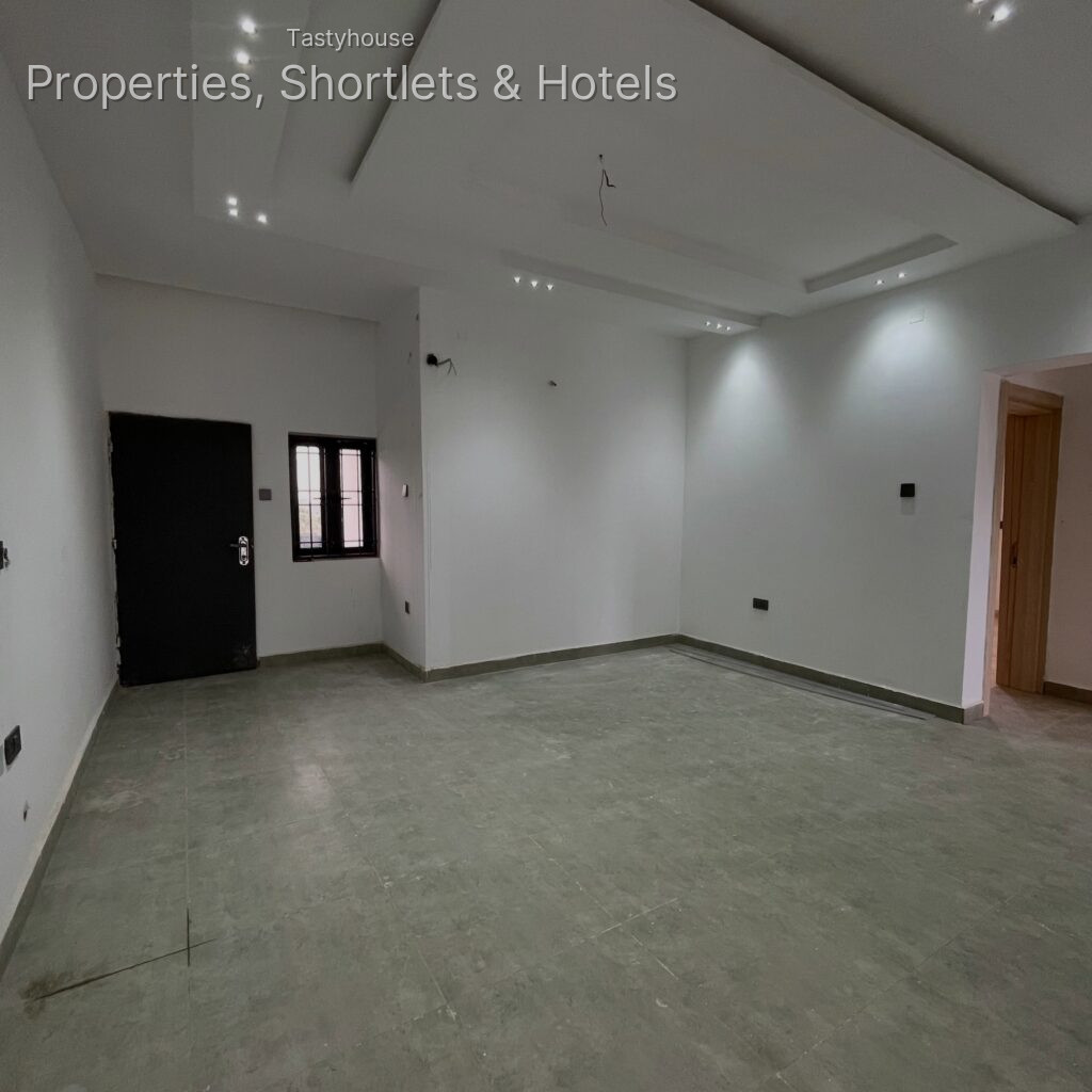 5 Bedroom Semi Detached Duplex 1 Room Bq