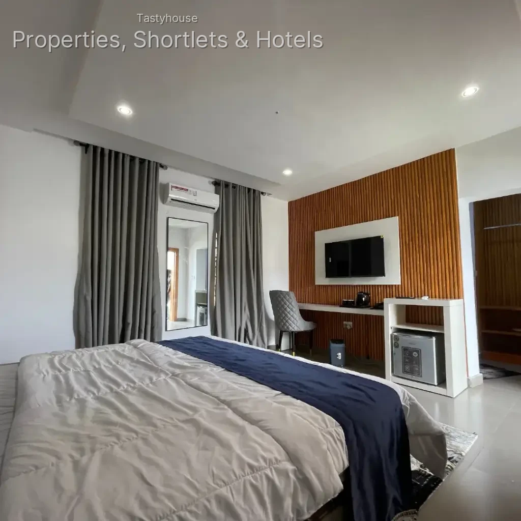 Victoria Waterfront Hotel & Amp Resort
