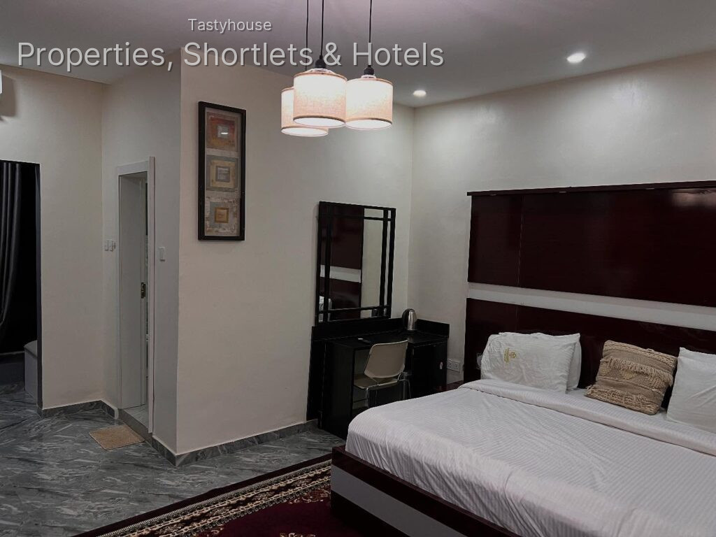 Grandeurmeridian Hotel and Suites