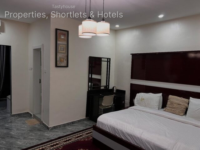 Grandeurmeridian Hotel and Suites