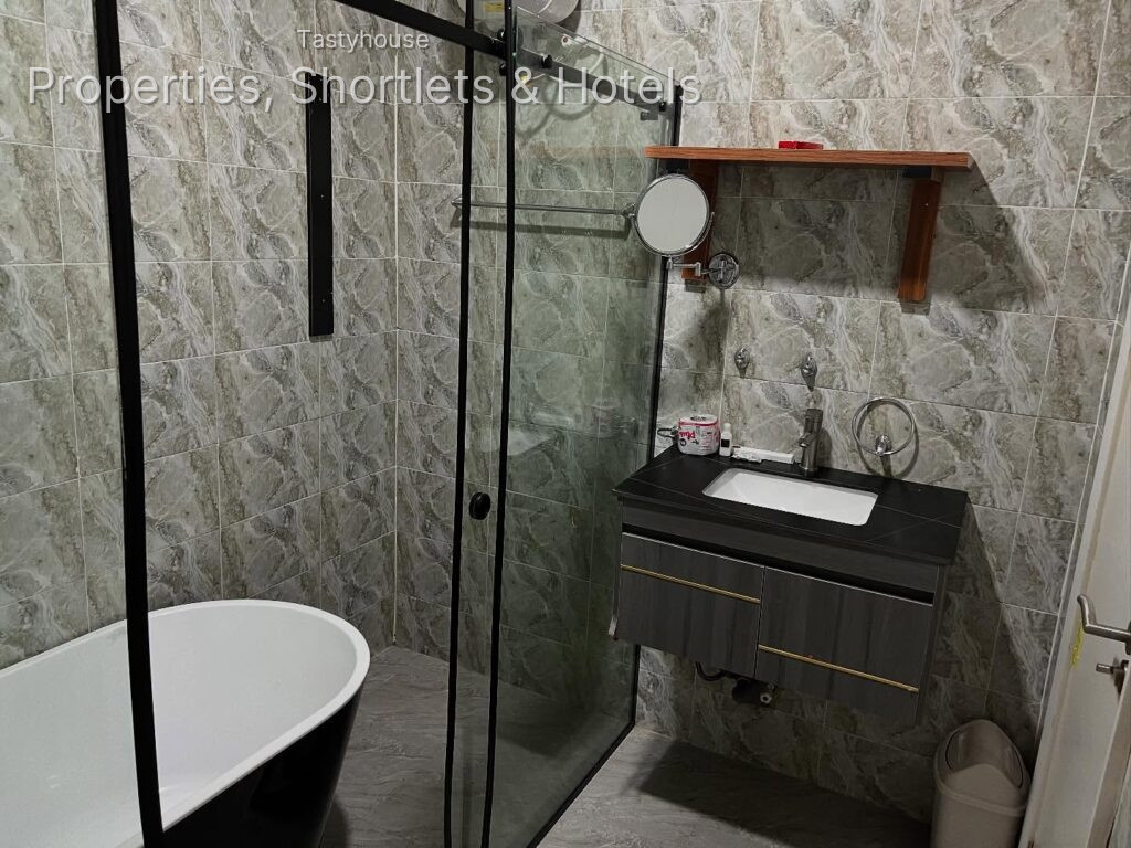Grandeurmeridian Hotel and Suites
