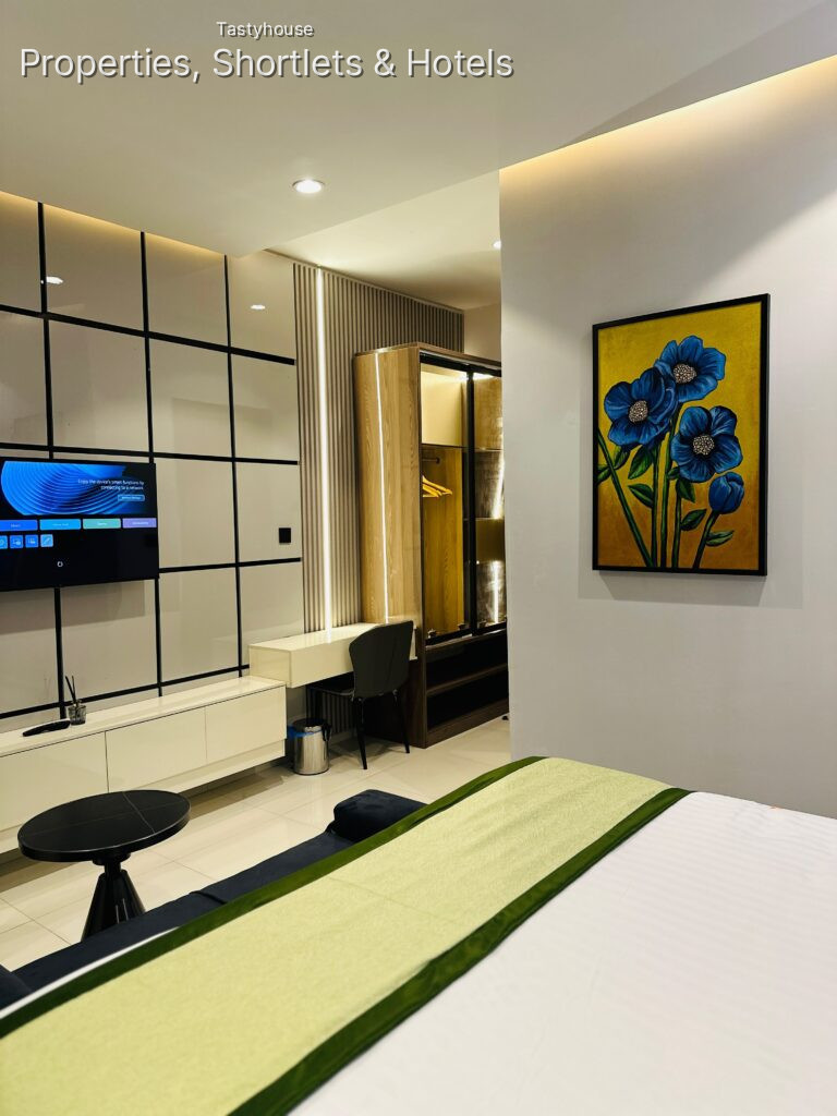 Ellipse Hotels