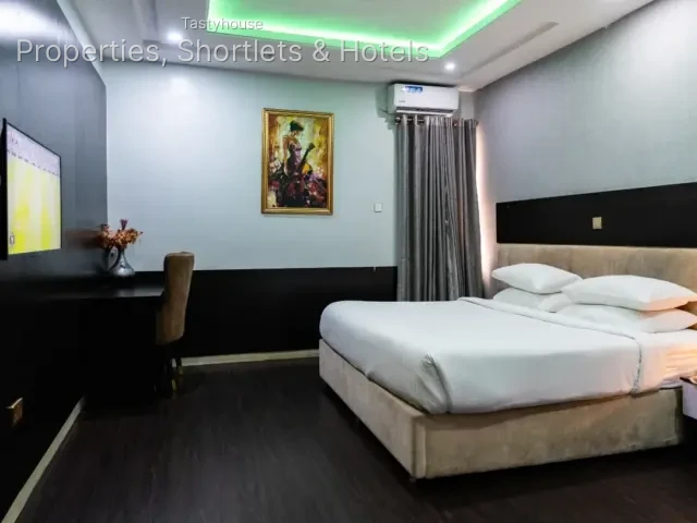 Londonian Hotel and Suites