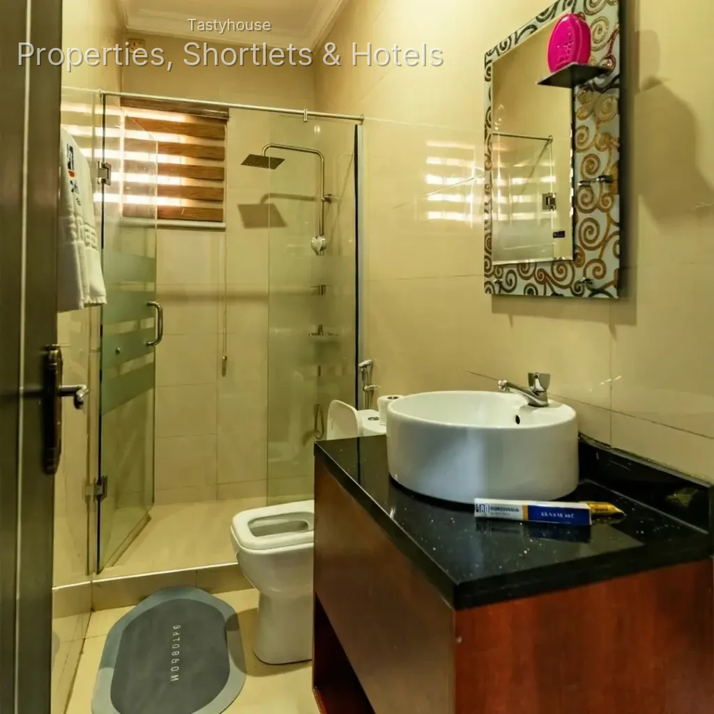 Londonian Hotel and Suites