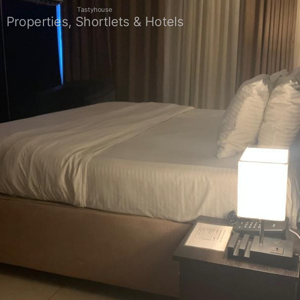 Royal Crest Hotel Suites