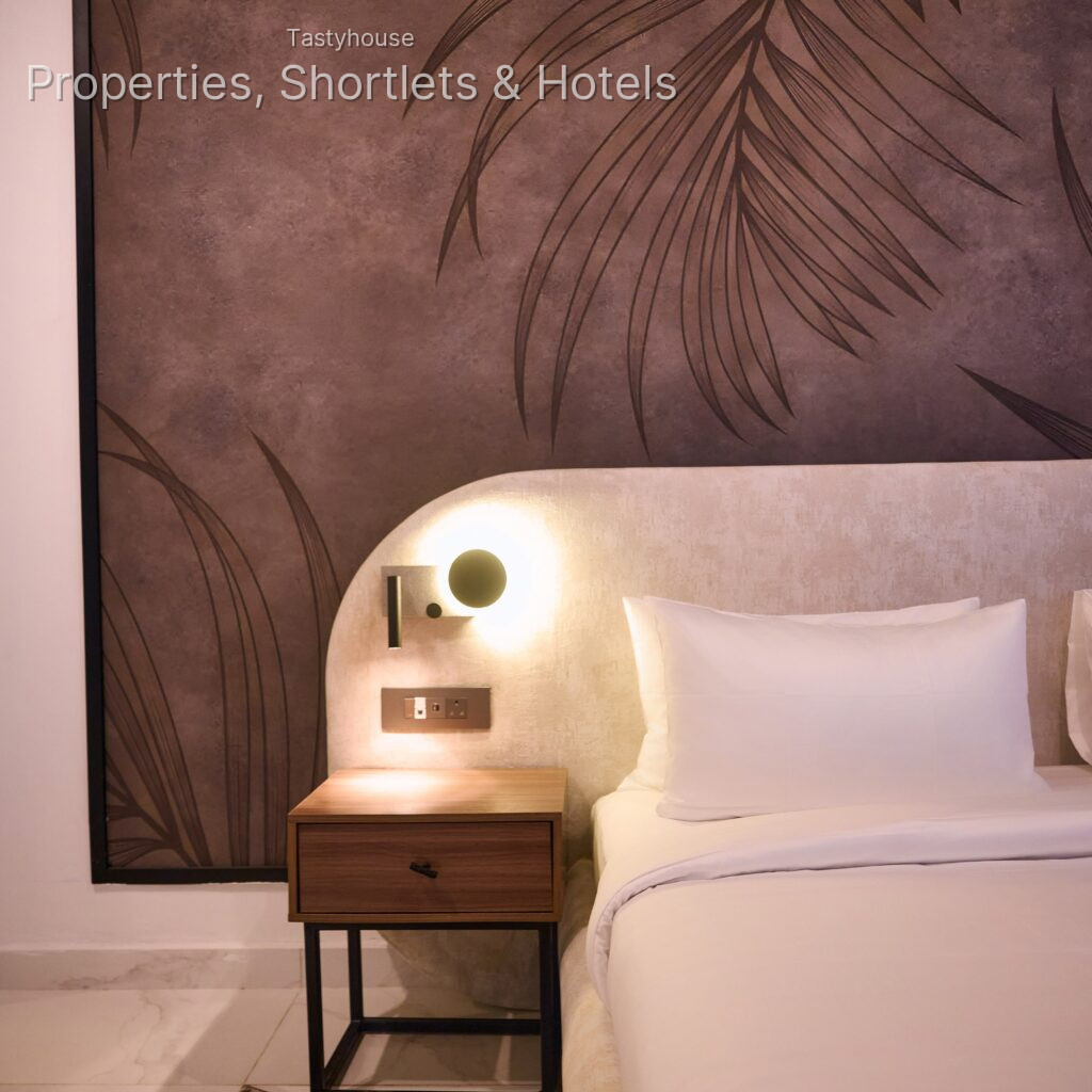 Azusa Hotel And Apartments