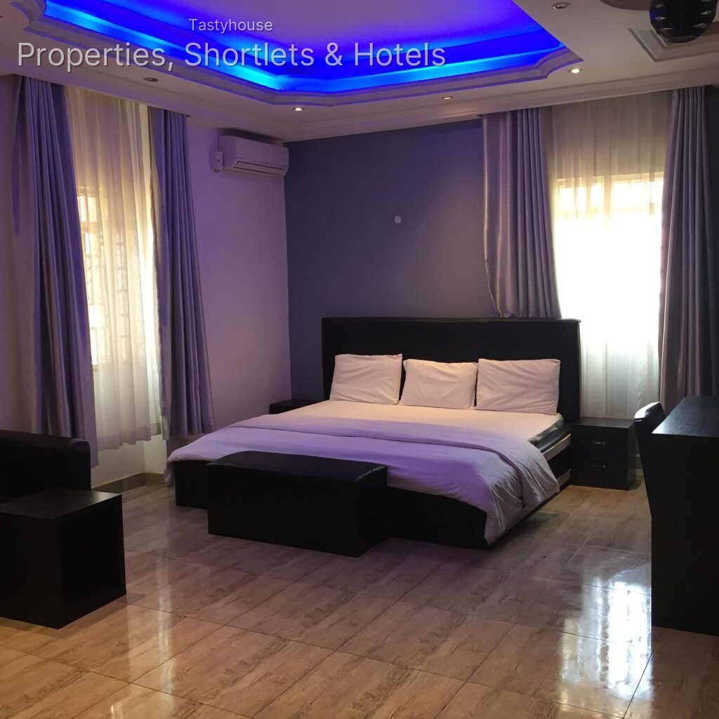 House X Hotel
