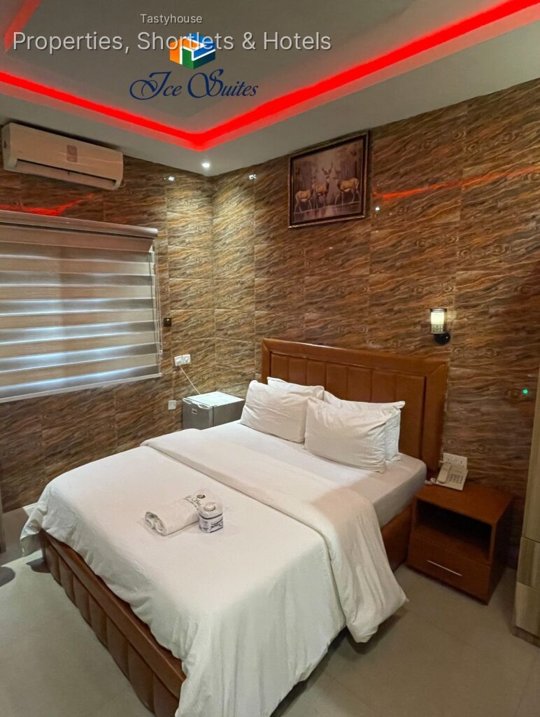 lce Suites Hotel