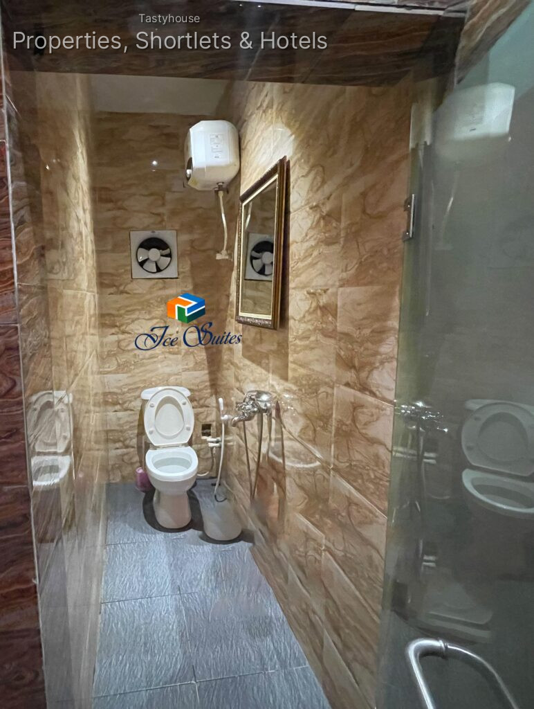 lce Suites Hotel