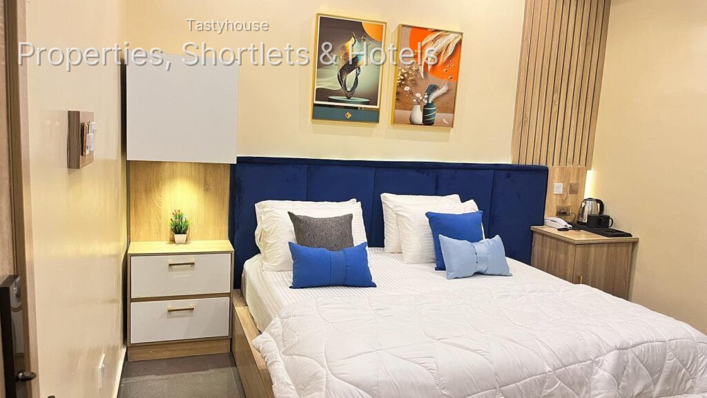 Mohit Hotel & Suites