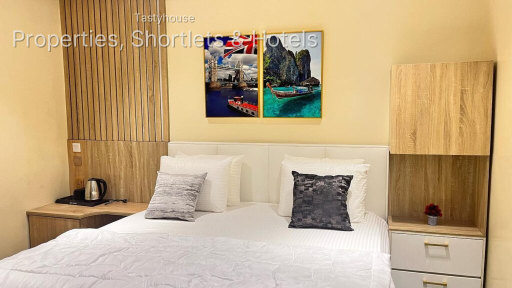 Mohit Hotel & Suites