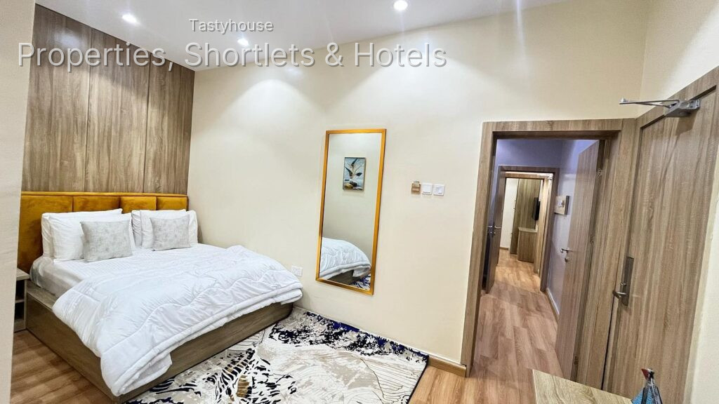 Mohit Hotel & Suites