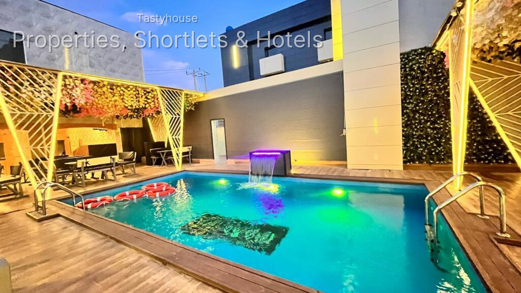 Mohit Hotel & Suites